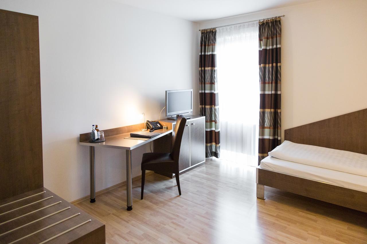Aparthotel Othello Динголфинг Екстериор снимка